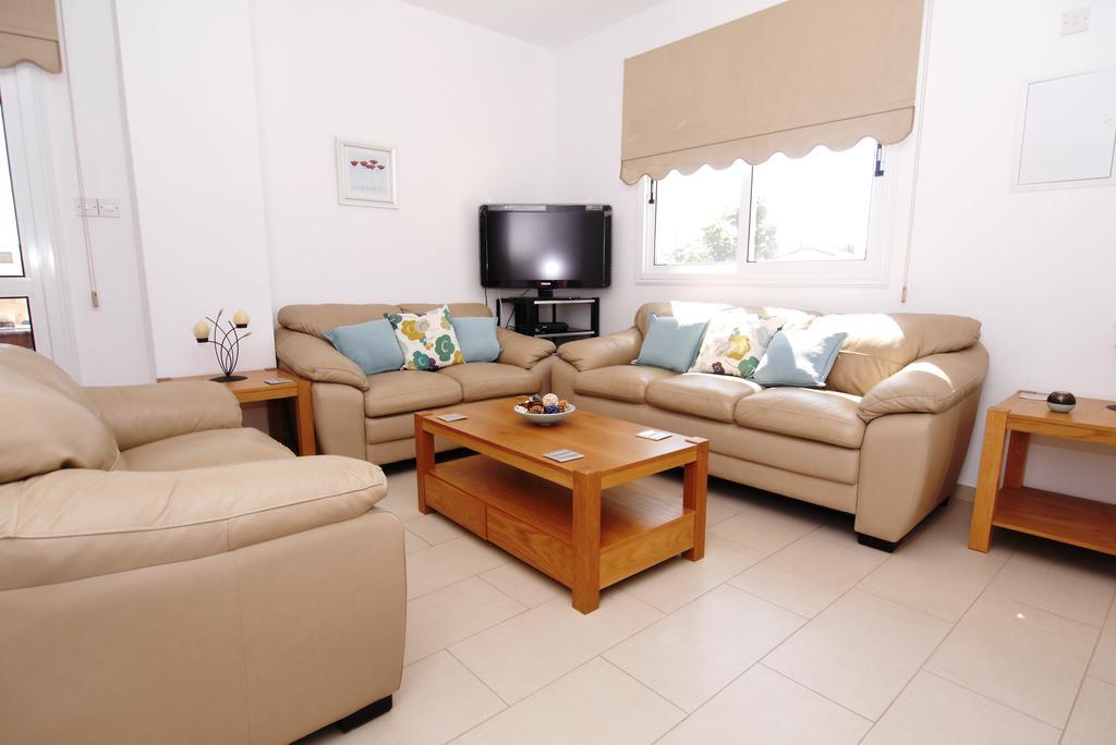 Maouris Villa Protaras Ruang foto